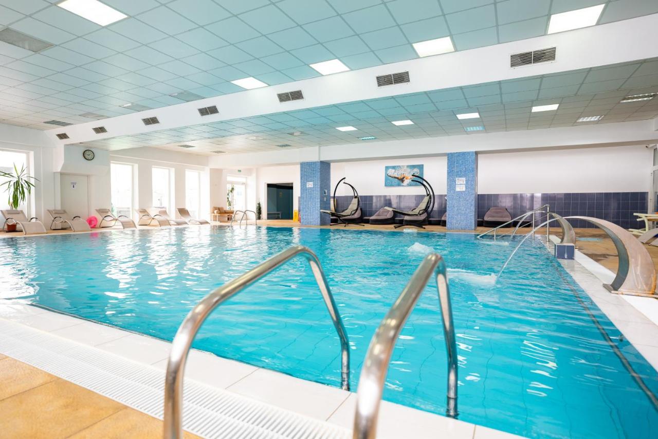 Caprioara Spa&Wellness Resort コバスナ エクステリア 写真