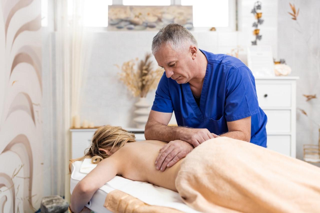 Caprioara Spa&Wellness Resort コバスナ エクステリア 写真