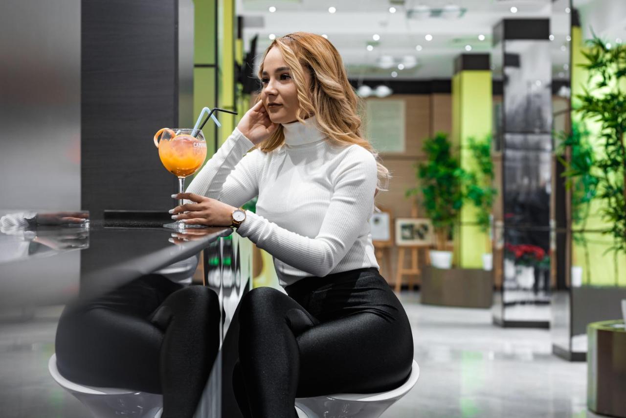Caprioara Spa&Wellness Resort コバスナ エクステリア 写真