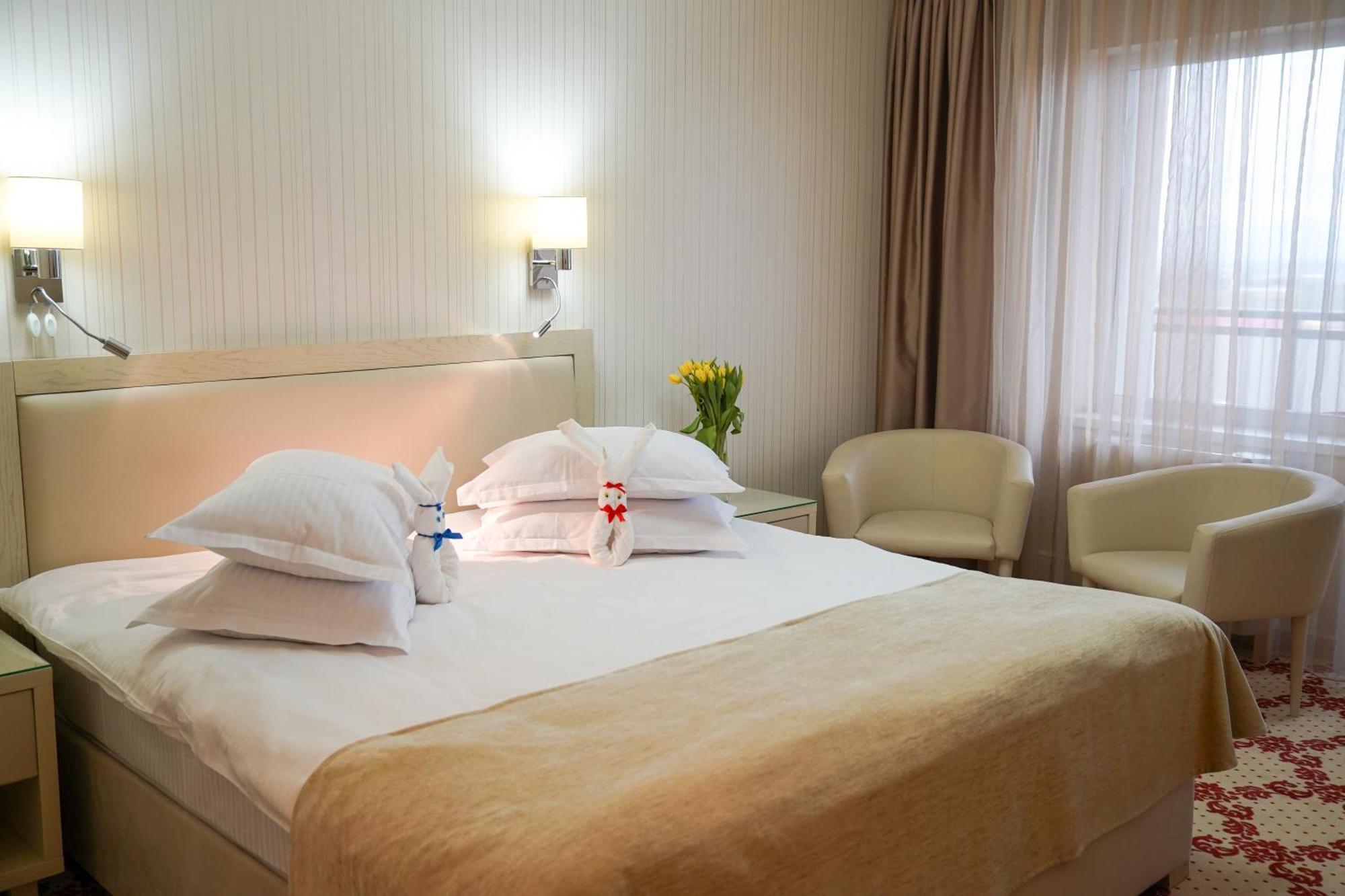 Caprioara Spa&Wellness Resort コバスナ エクステリア 写真